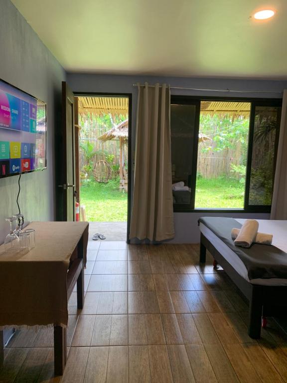 TV a/nebo společenská místnost v ubytování Onur Inn