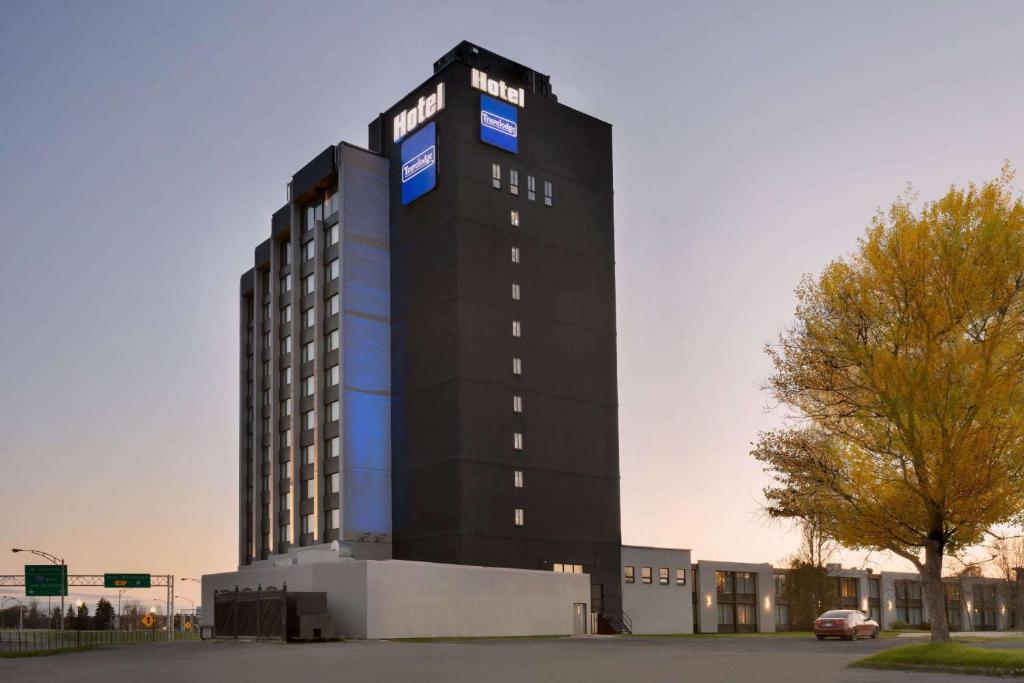 Travelodge by Wyndham Quebec City Hotel & Convention Centre - Resim 9