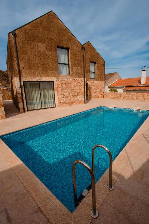 Chalês - Maria Alva - 18