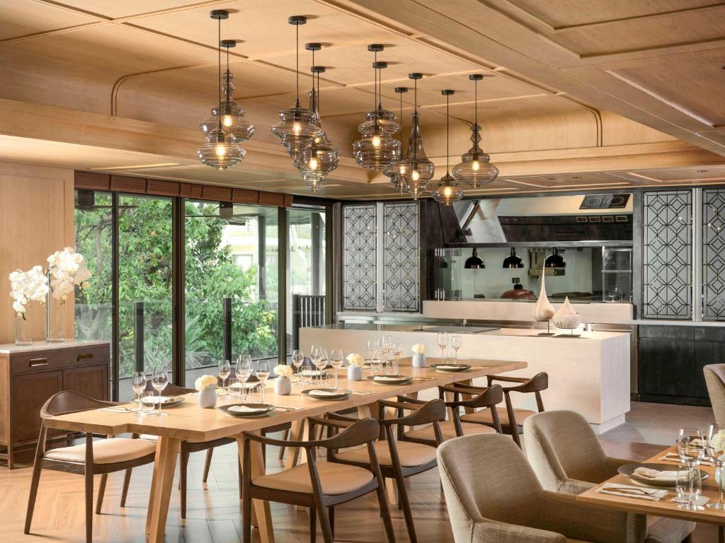 Posezení v ubytování Mövenpick Hotel Bangkok Ploenchit BDMS