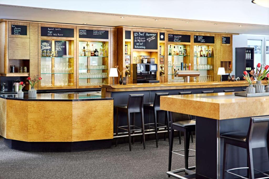 Lounge nebo bar v ubytování Lindner Hotel Cologne Am Dom, part of JdV by Hyatt