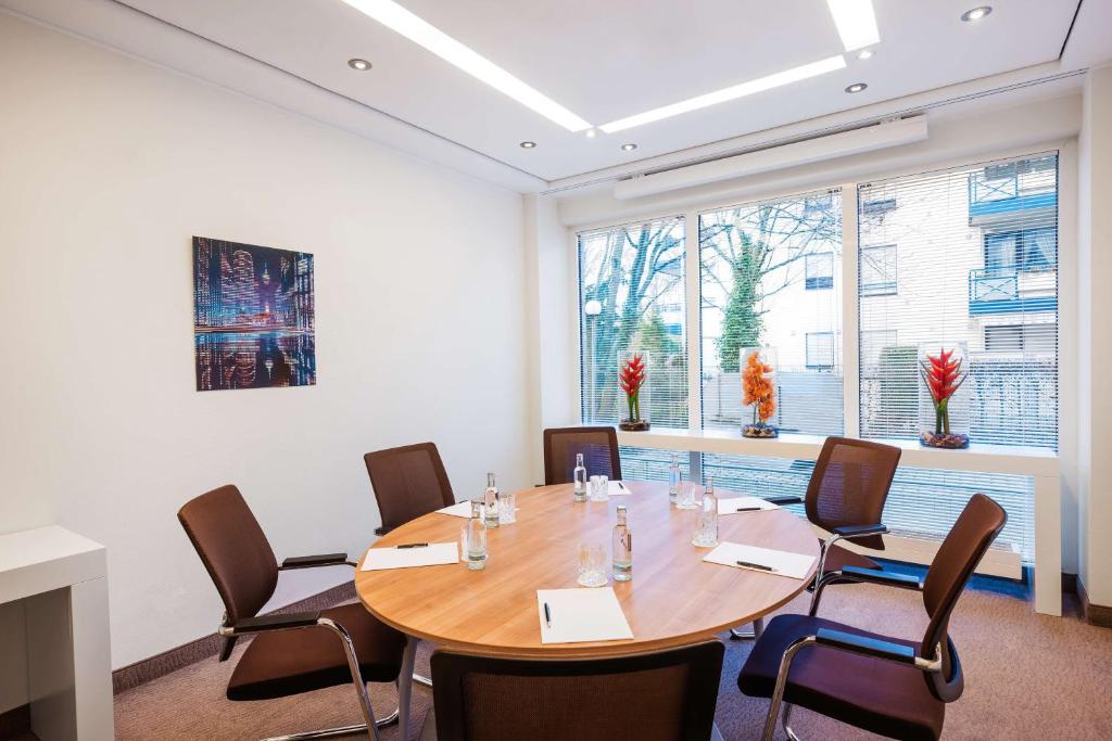 デュッセルドルフにあるLindner Hotel Dusseldorf Airport, part of JdV by Hyattのギャラリーの写真