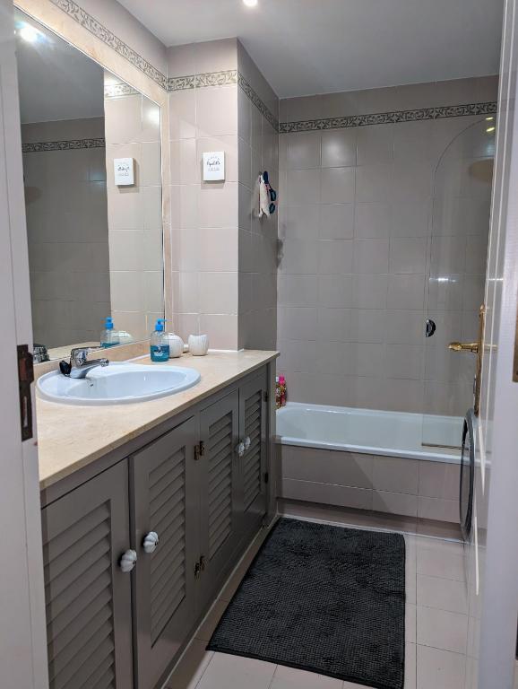 Fotografia z galérie ubytovania Appartement entier Calahonda Costa Del Sol v destinácii Sitio de Calahonda