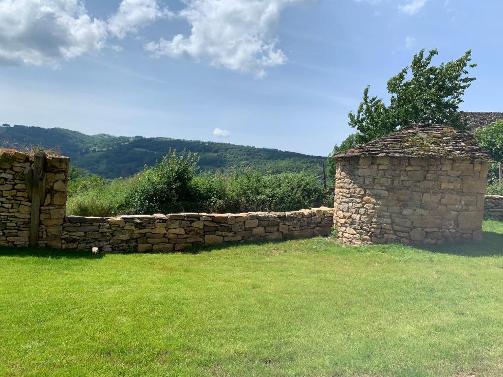 Fotografia z galérie ubytovania La Combe aux Fées v destinácii Saint-Côme-dʼOlt