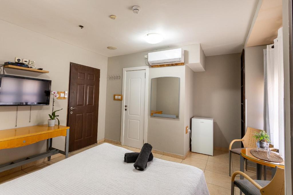 Ein Bett oder Betten in einem Zimmer der Unterkunft Little Prince Hostel-5 Min Walk To The Beach