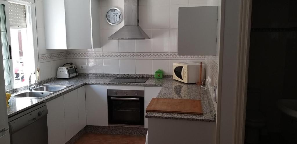 Kuchyňa alebo kuchynka v ubytovaní Casa El Algarrobico