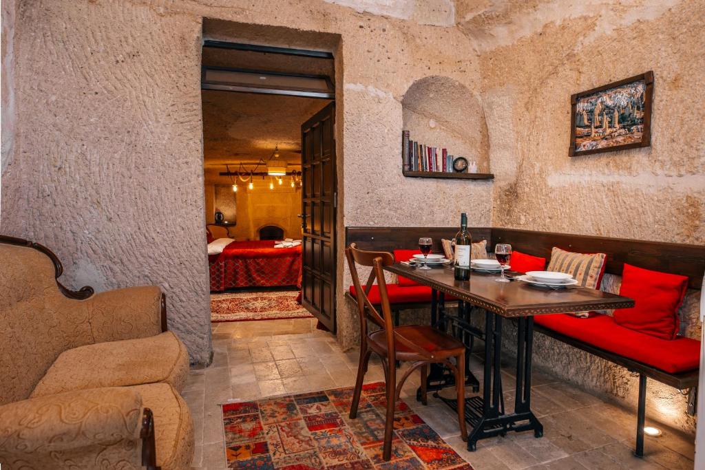 Adelya Cave Hotel Apartments - Cave Apartment With Fireplace And Kitchen