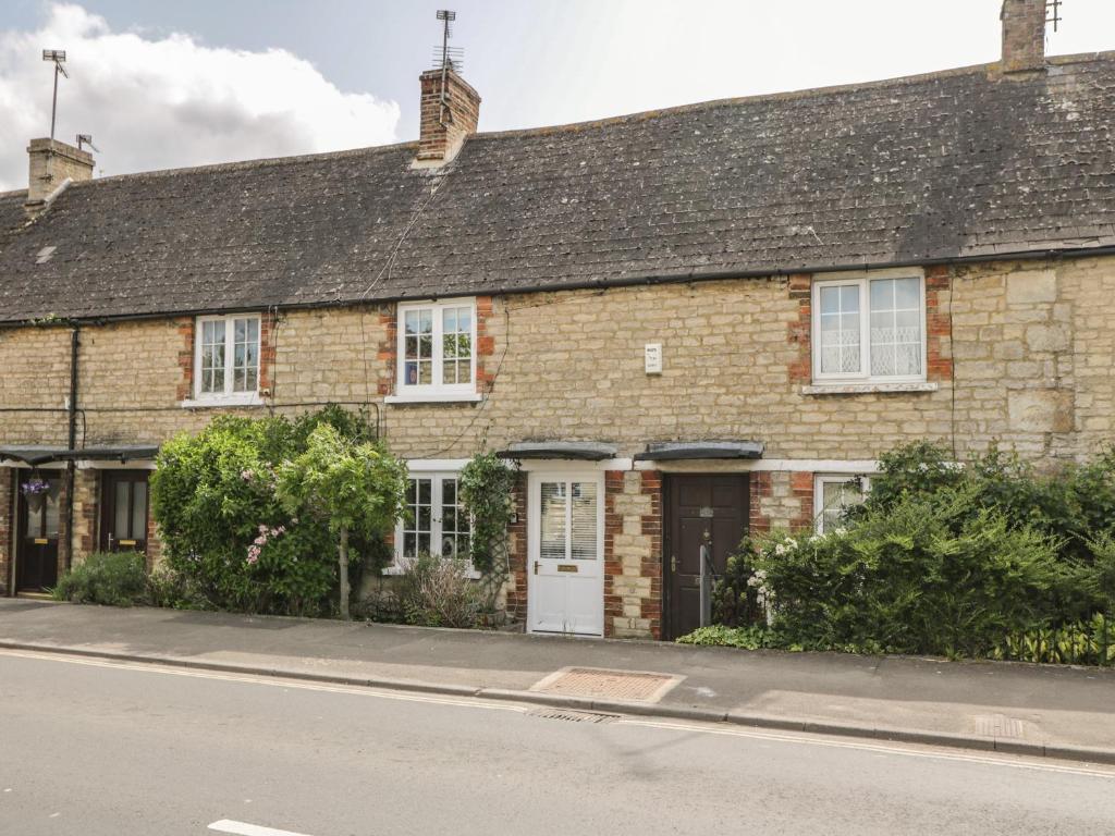 Wharf Cottage, Lechlade (updated prices 2024)