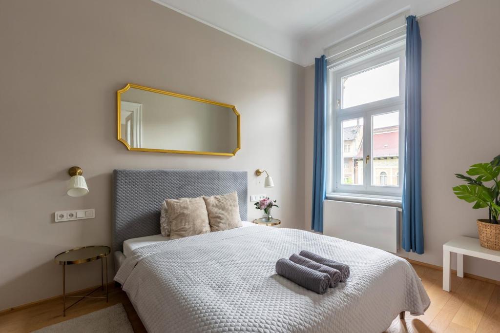 Posteľ alebo postele v izbe v ubytovaní Luxury Elizabeth Residence next to the New York Café