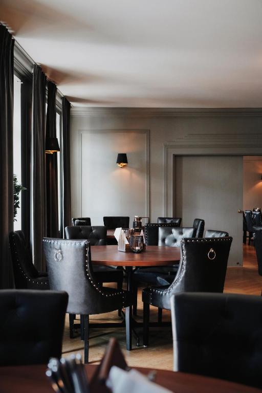 Posezení v ubytování Åsby Hotell