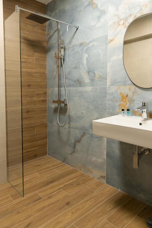 Koupelna v ubytování Ema Hotel