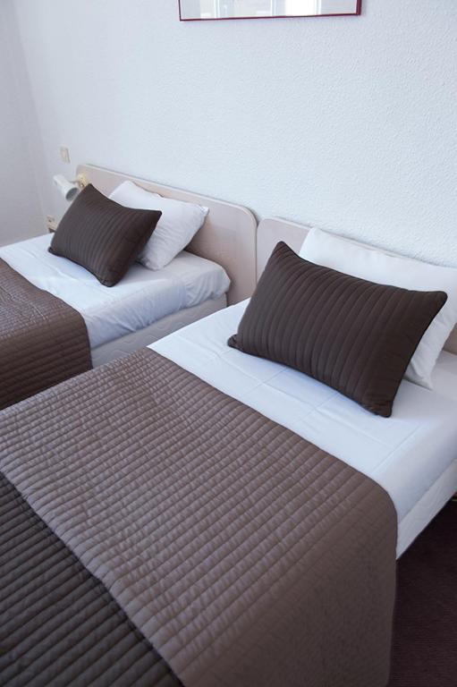 Anne De Beaujeu - Habitación Triple Con Tres Camas Individuales