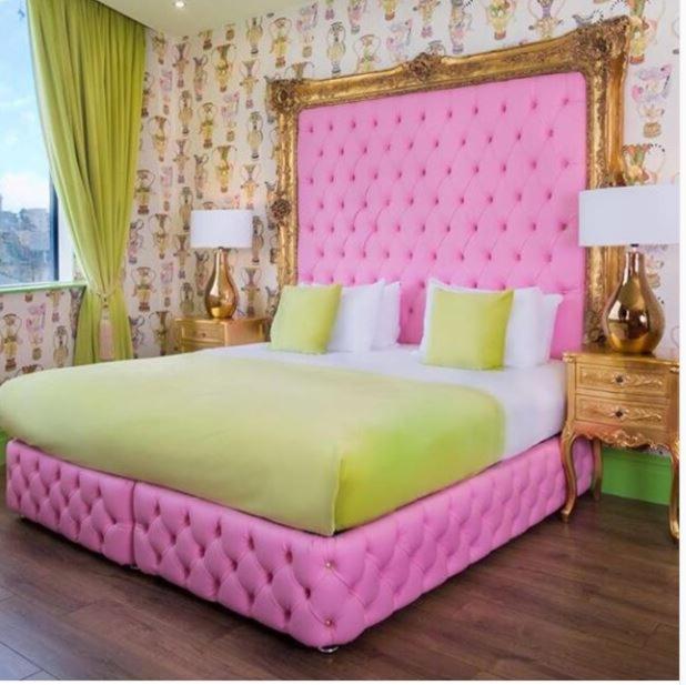 
Themed Room (Sleeping 5)
