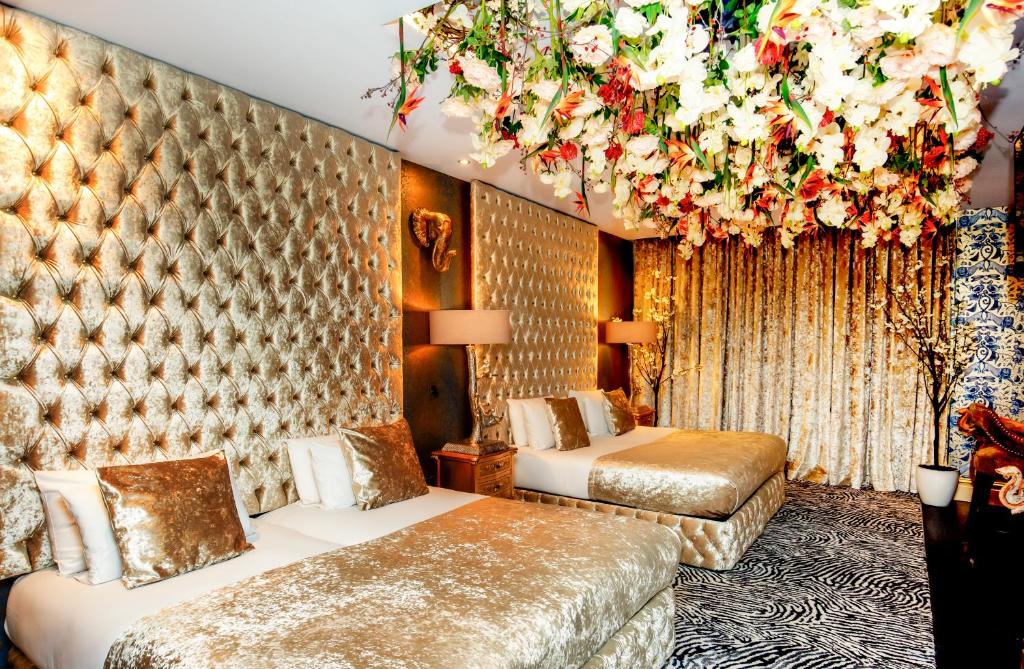 
Themed Room (Sleeping 4)
