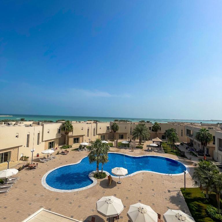 Bazén v ubytování Simaisma A Murwab Resort nebo v jeho okolí
