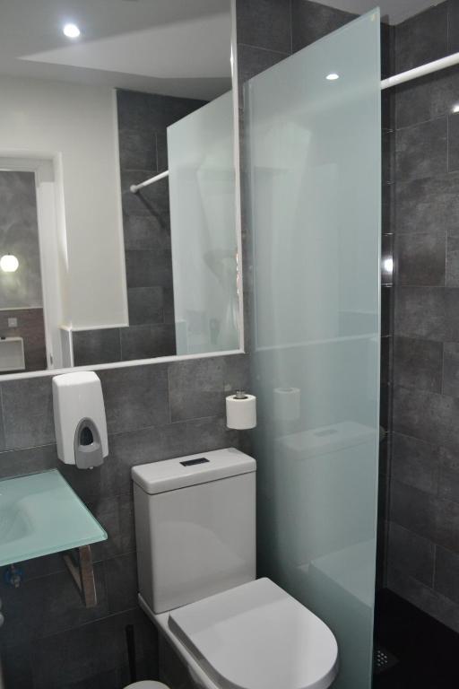 A bathroom at Hostal Meyra