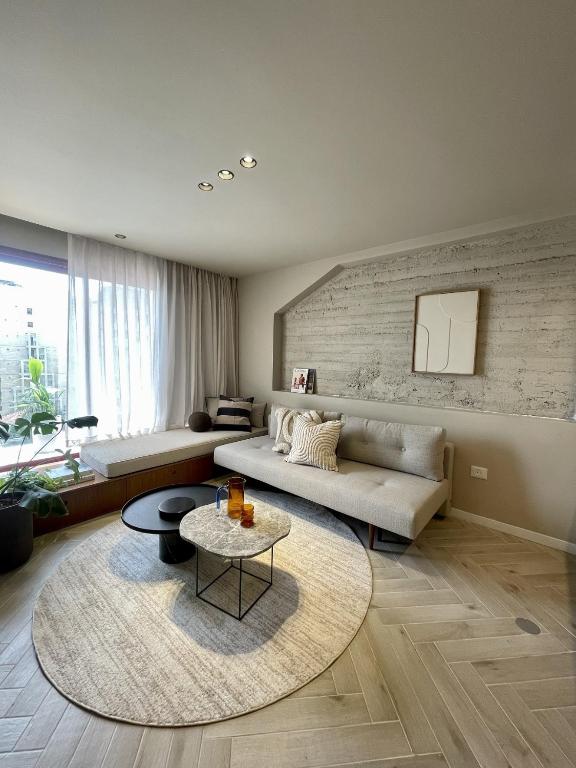 GoodHouse 404 - Beautiful 1 Bdr near Ben Yehuda Street - Two-Bedroom Apartment