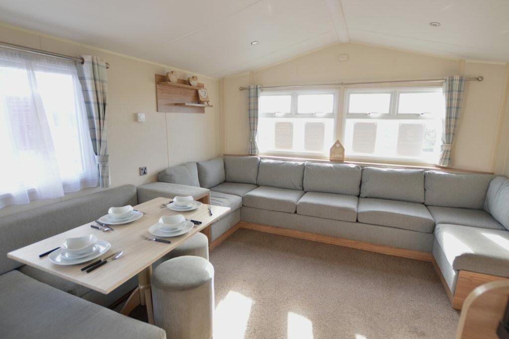 Tarka Holiday Park Three Bed Quiet and Cozy Home North Devon, Barnstaple –  Updated 2024 Prices