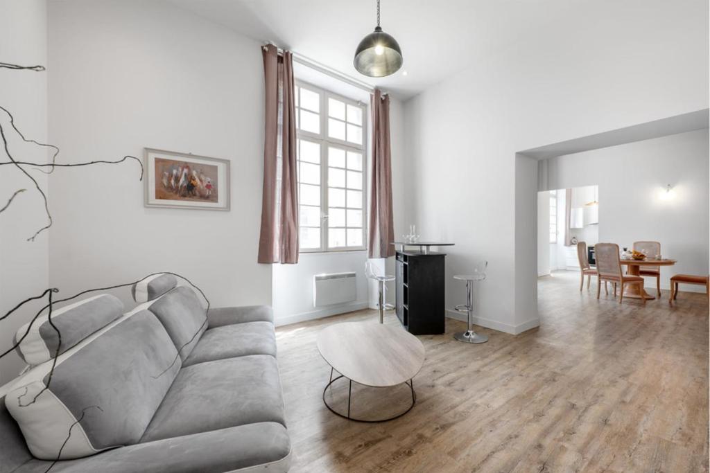 Photo de la galerie de l'établissement Bright spacious well-equipped apartment, à Carcassonne