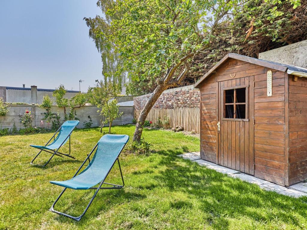 Vonkajšia záhrada v ubytovaní Holiday Home Janomaine by Interhome