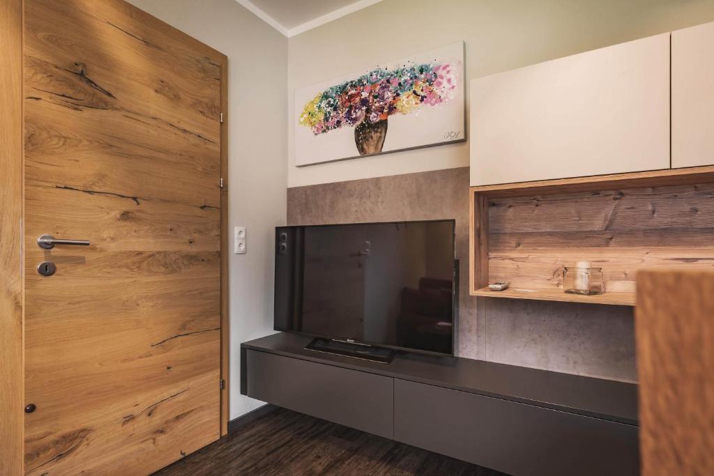 A kitchen or kitchenette at Apart Dengg