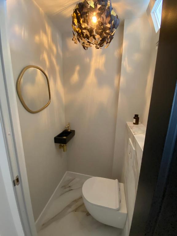 Kúpeľňa v ubytovaní Apartamento Amar - 150m from the Arenal Beach - Private parking - Completely renovated
