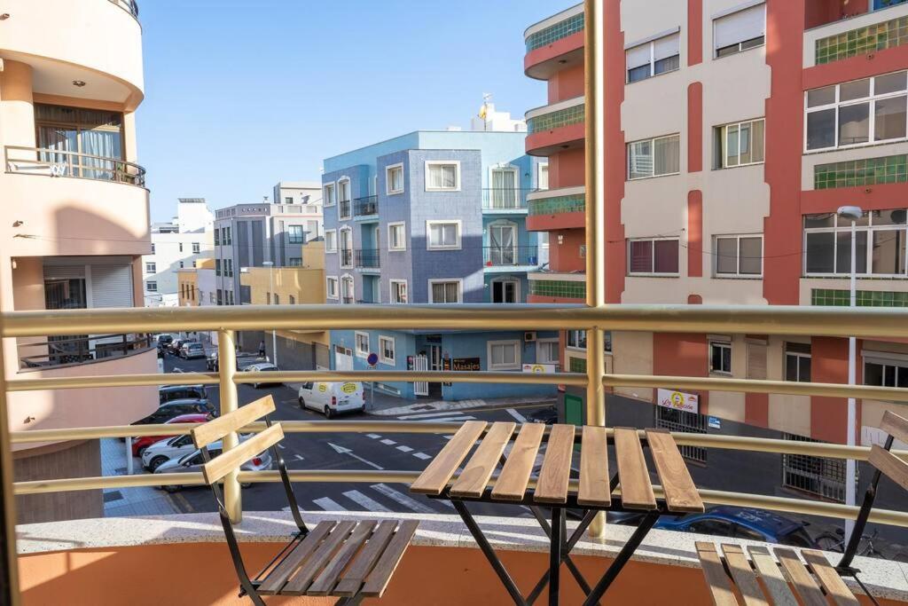 A balcony or terrace at El Medano cerca del mar