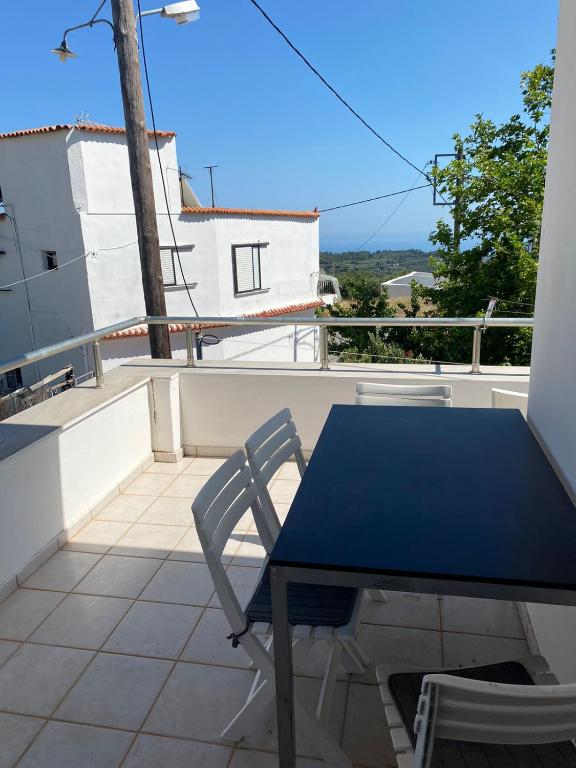 A balcony or terrace at Males House