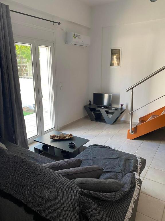 A seating area at Males House