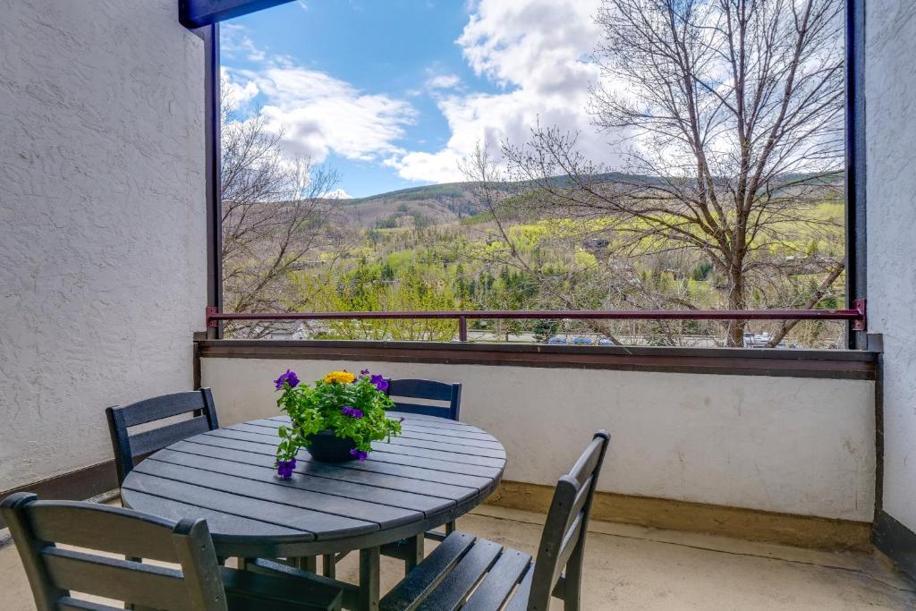 Vail Condo with Mountain Views Near Ski Resorts!, CO