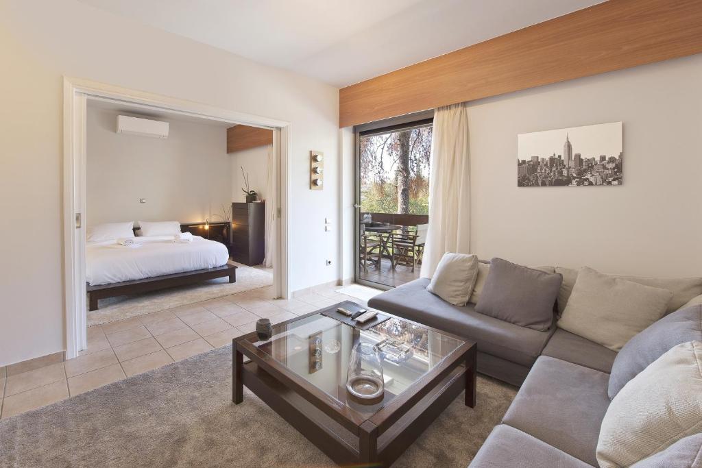 Seascape Modern Vouliagmeni Apt near Beaches