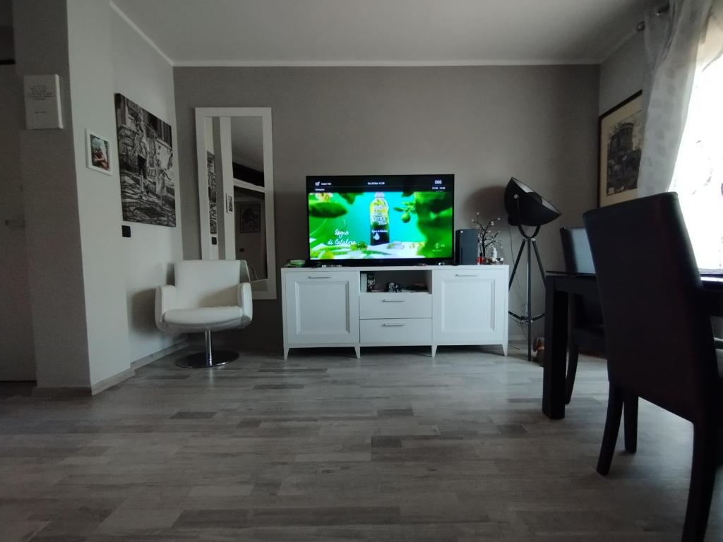 TV a/nebo společenská místnost v ubytování Tivoli Mood House