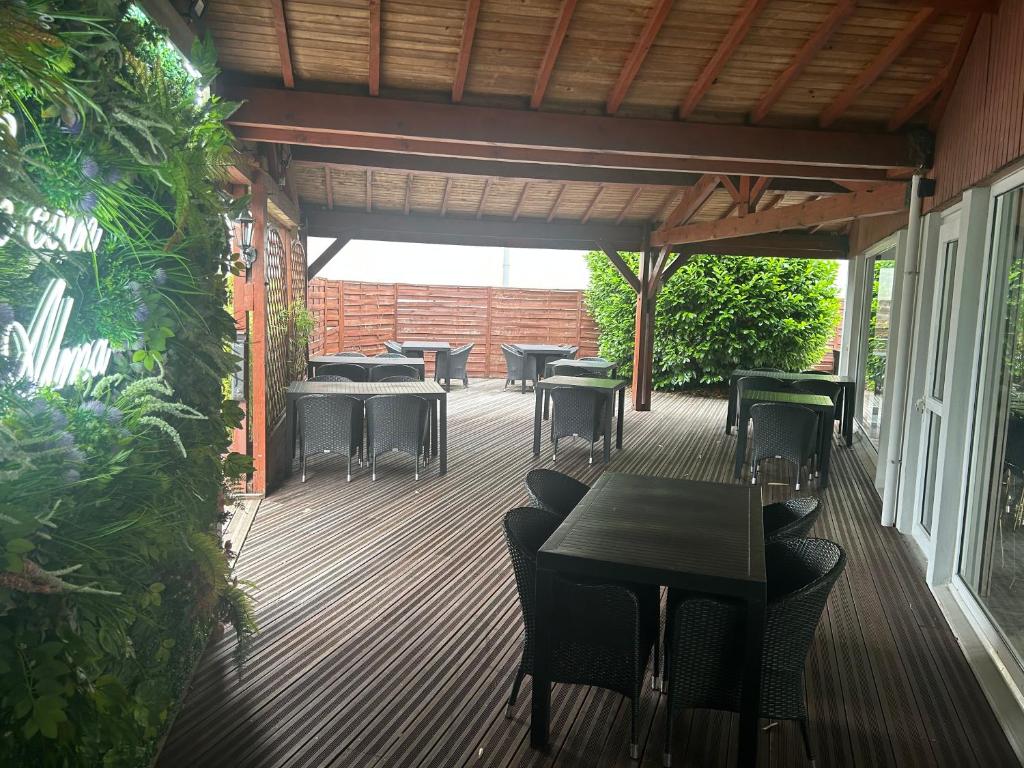 Balkón nebo terasa v ubytování Hôtel Restaurant Clément ADER