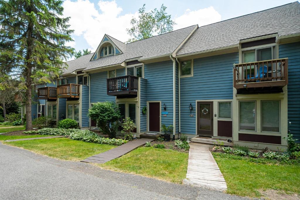 Villages of the Wisp 37 Lakeview Court, McHenry (updated prices 2024)