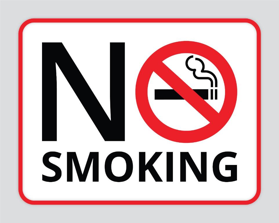 a no smoking sign isolated on a white background at Bij Sarah in Leopoldsburg