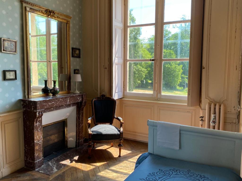 Zdjęcie z galerii obiektu Château historique XVIIIe Parc 4ha Rivière w mieście Rimaucourt
