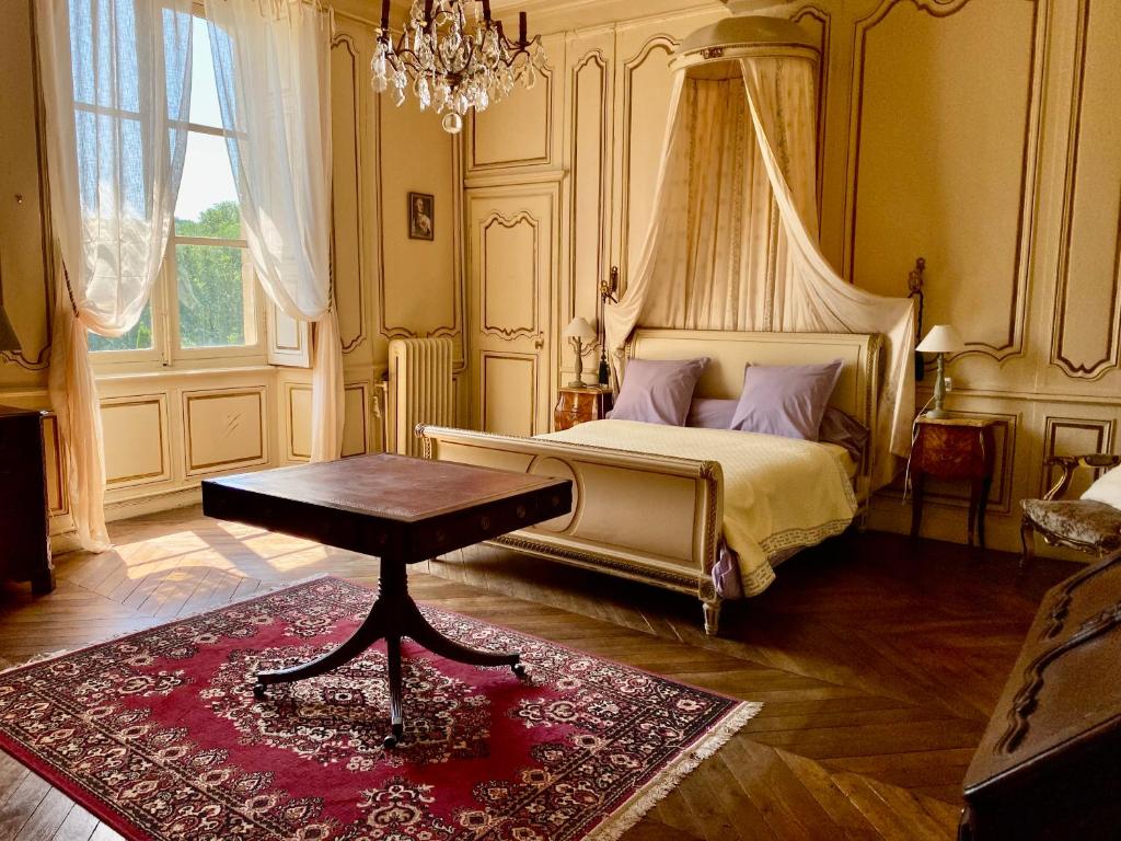 Zdjęcie z galerii obiektu Château historique XVIIIe Parc 4ha Rivière w mieście Rimaucourt