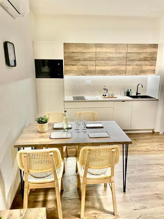 Kuchnia lub aneks kuchenny w obiekcie Sardegna Appartamenti, Via Sedini