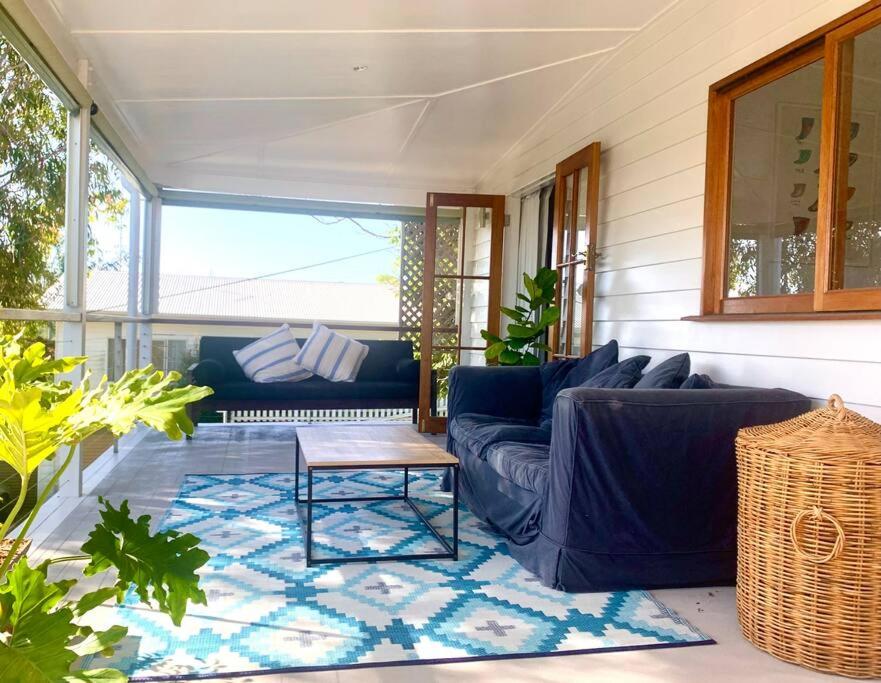 Stunning couples beach house! Walk everywhere, Yamba Updated 2023 Prices