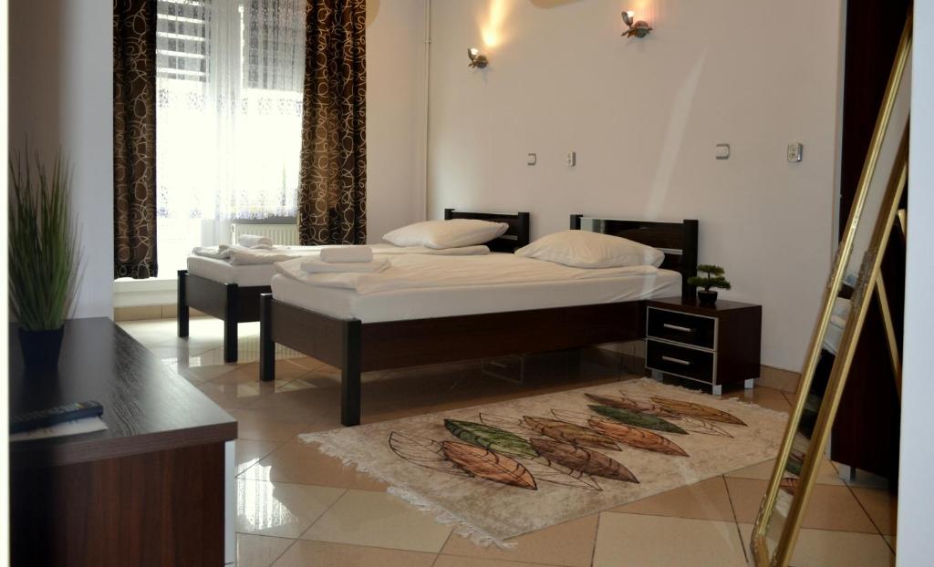 Hotel Piast - 