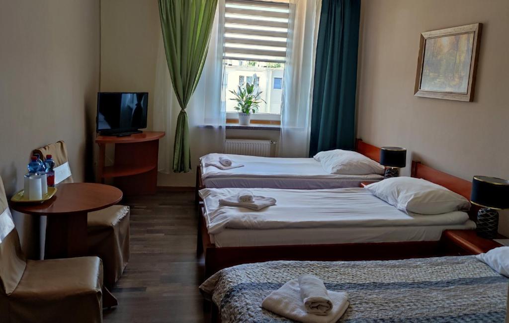 Hotel Piast - Habitación Triple Económica