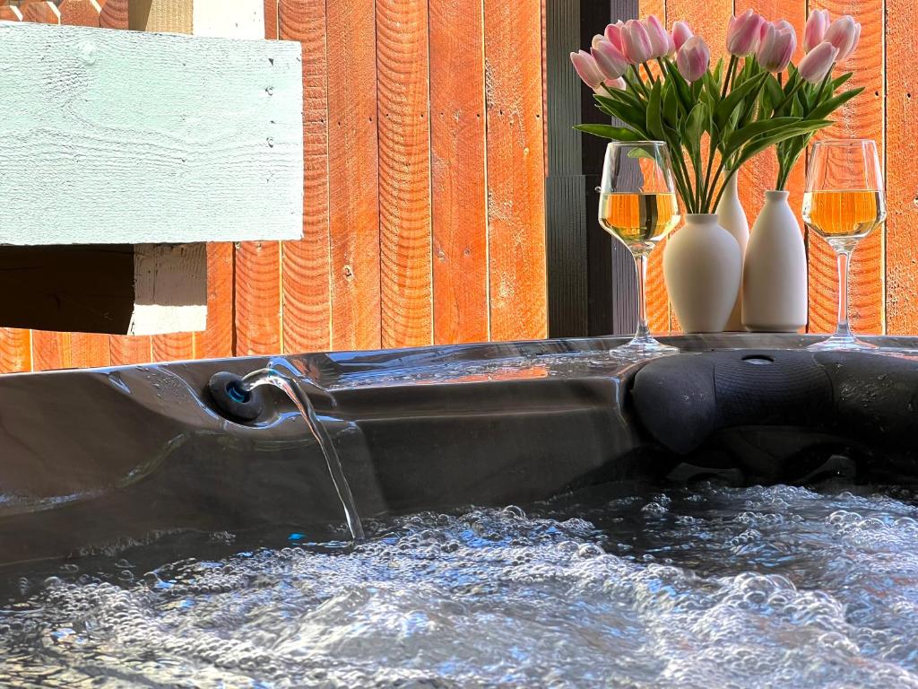 Summit Shooting Star 1 Spacious with a Hot Tub and Game Room! Perfect