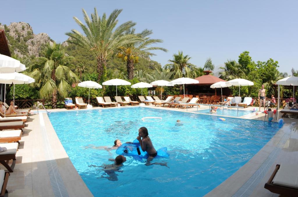 Bazén v ubytování Aida Hotel nebo v jeho okolí