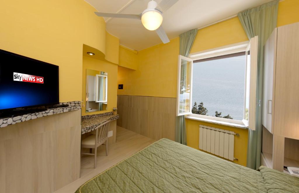 Hotel Puntabella - Double Or Twin Room With Sea View