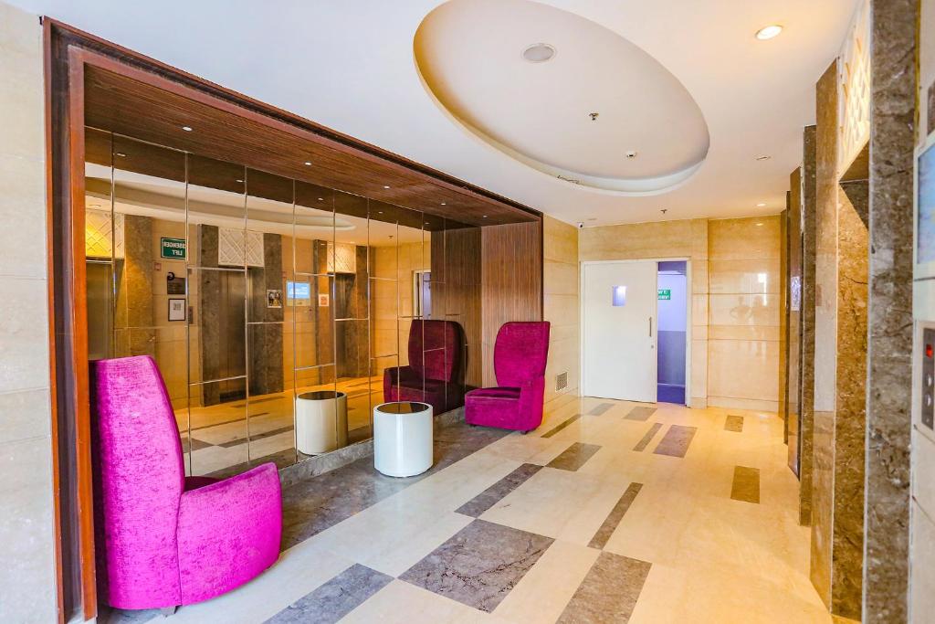 Posezení v ubytování FabHotel Sapphire 83