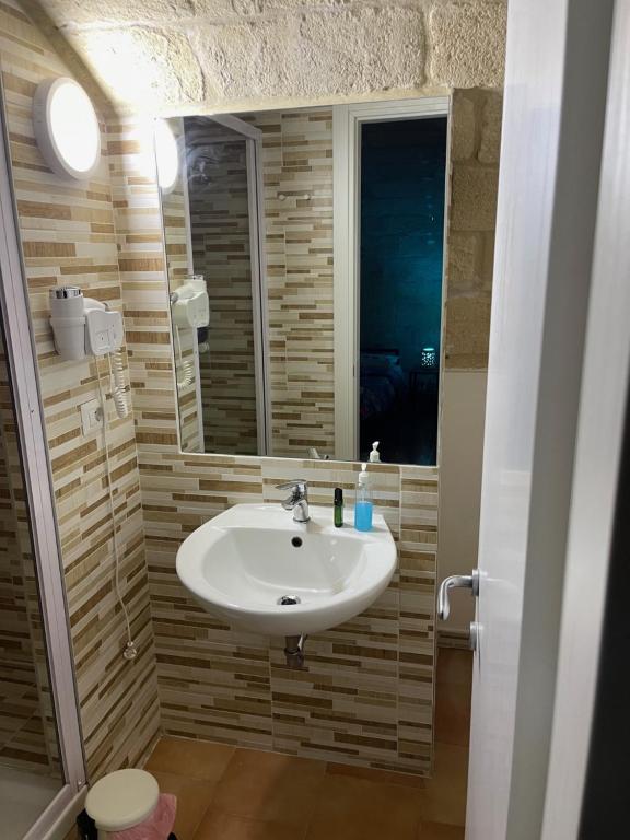 Koupelna v ubytování sassi low cost