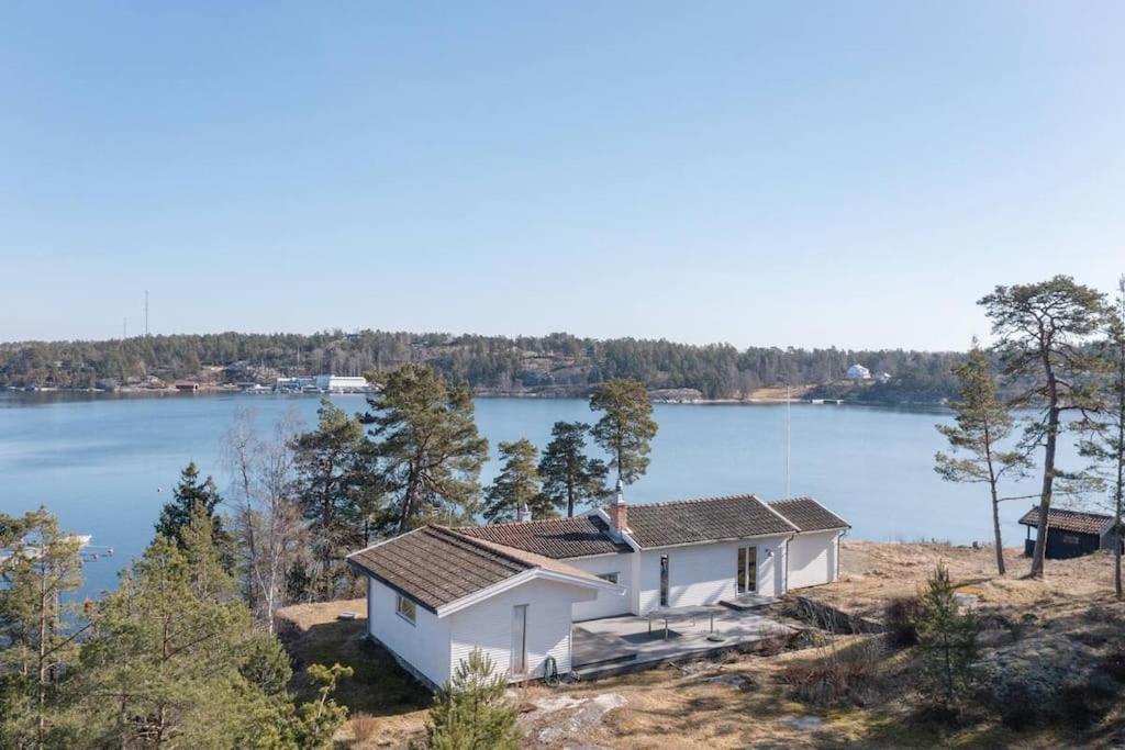 Spectacular lake plot, Stockholm archipelago, Dalarö (updated prices 2026)