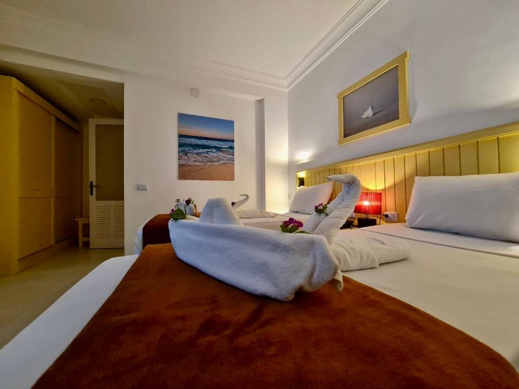 Zak Inn - Deluxe Double Room