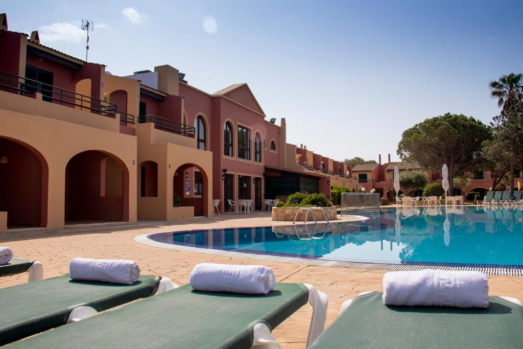 Grupoandria Aparthotel Club Andria, Cala Santandria – Updated ...