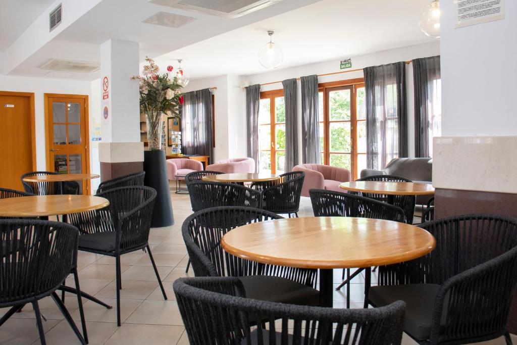 Grupoandria Aparthotel Club Andria, Cala Santandria – Updated ...
